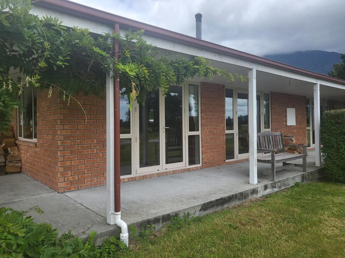 Misty Peaks Guesthouse Fox Glacier Luaran gambar
