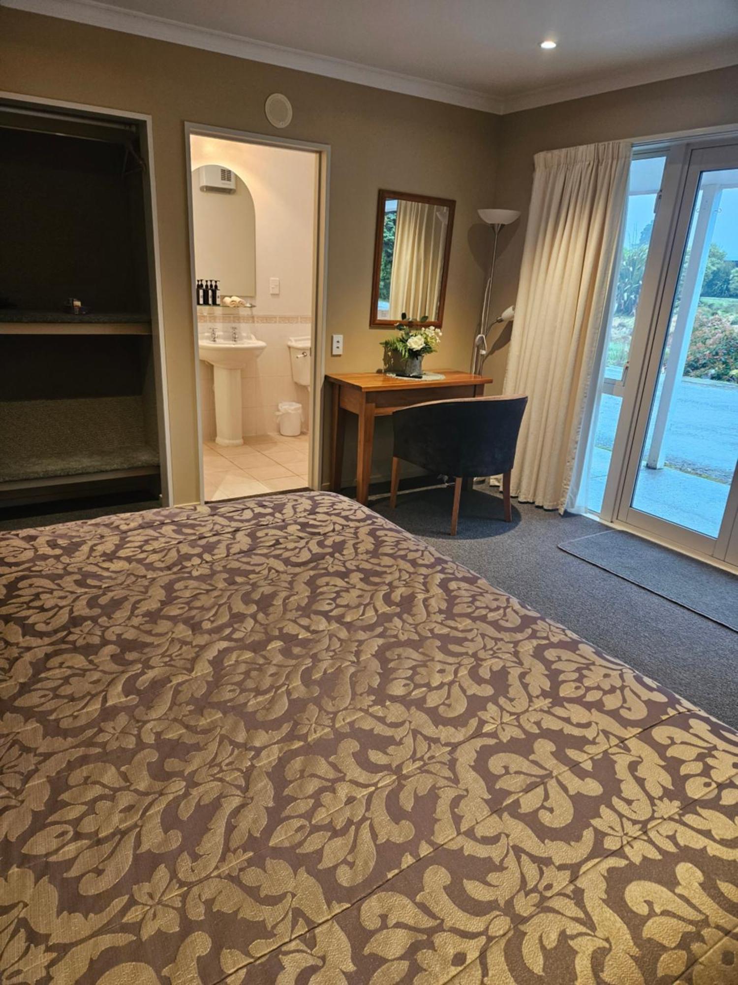 Misty Peaks Guesthouse Fox Glacier Luaran gambar