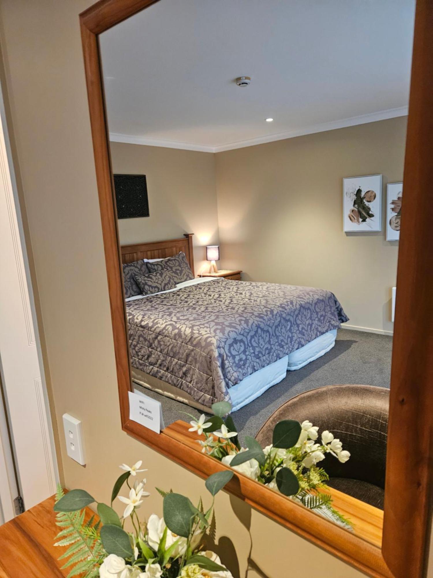 Misty Peaks Guesthouse Fox Glacier Luaran gambar